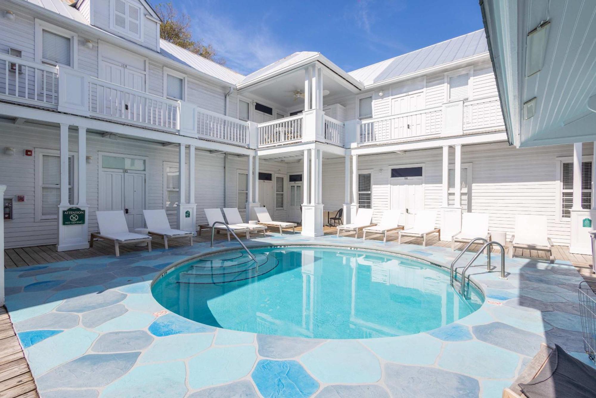 Deluxe King With Balcony - At James House With Parking! Key West Buitenkant foto