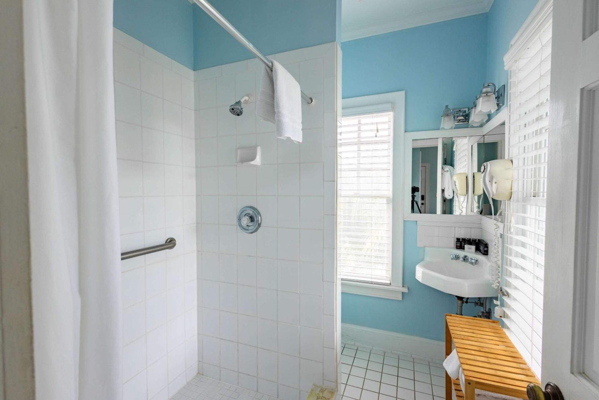Deluxe King With Balcony - At James House With Parking! Key West Buitenkant foto