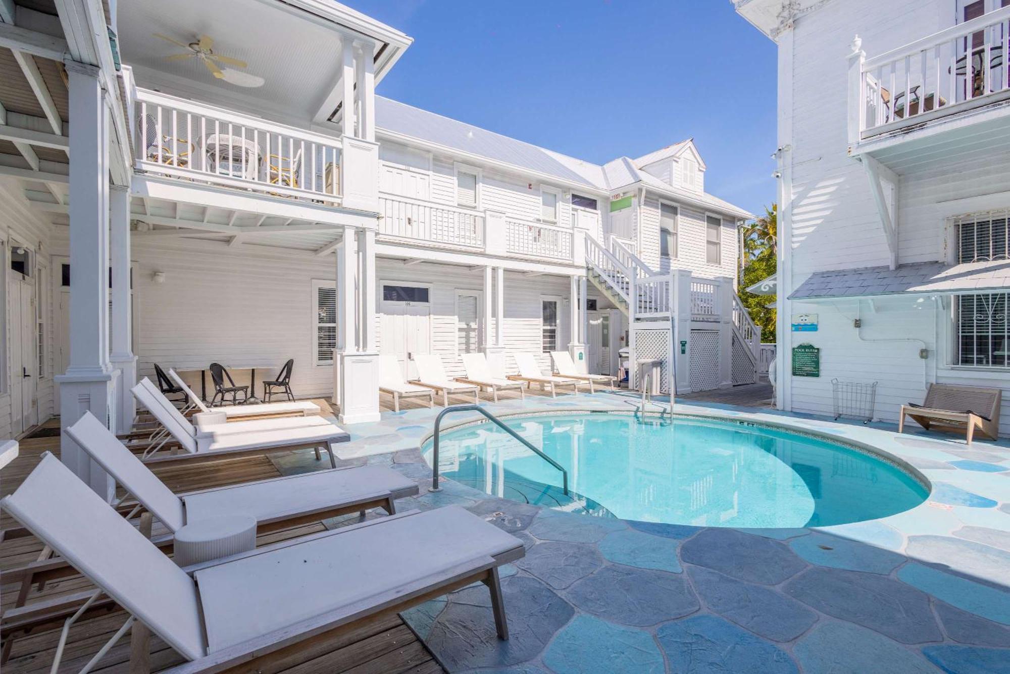 Deluxe King With Balcony - At James House With Parking! Key West Buitenkant foto