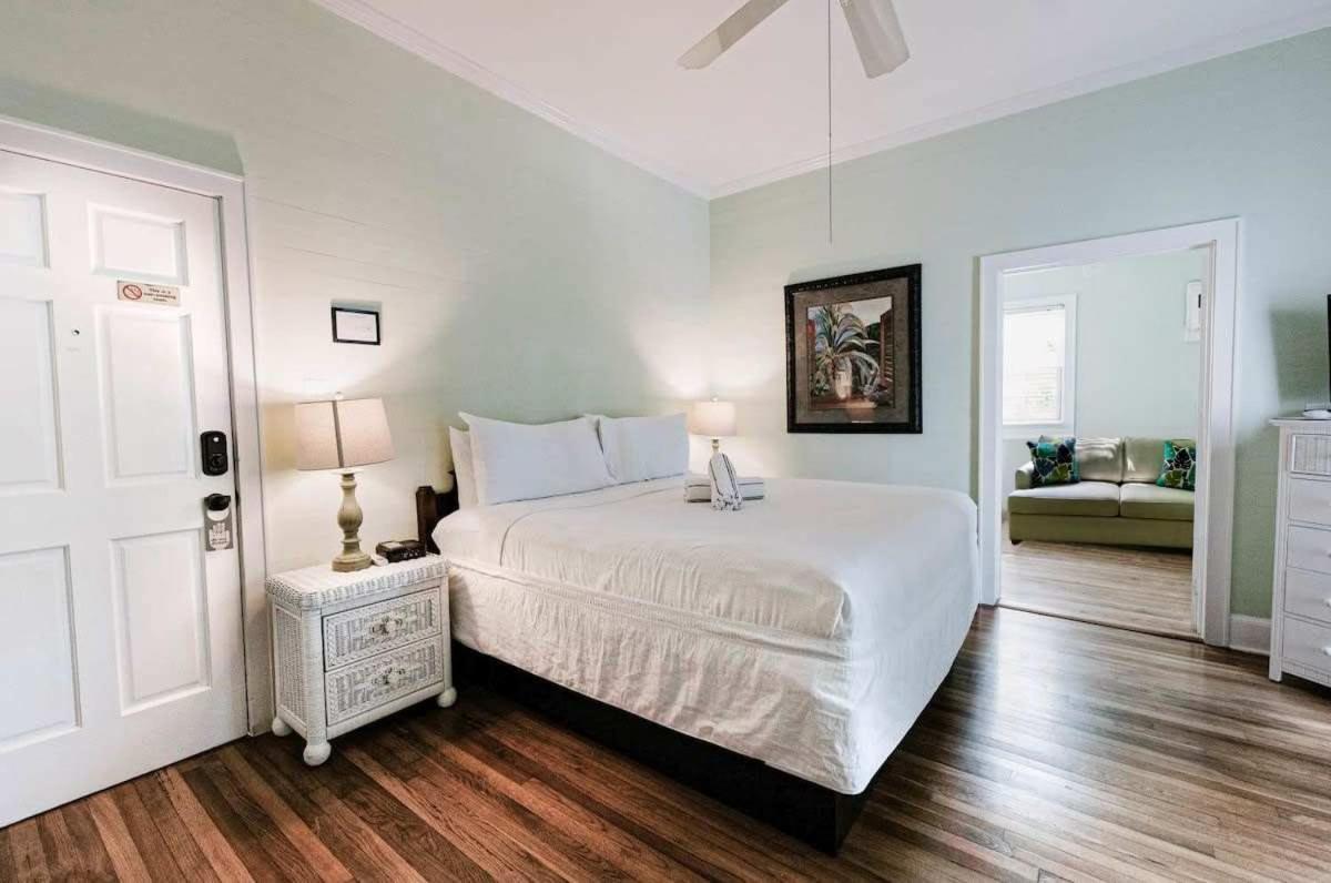 Deluxe King With Balcony - At James House With Parking! Key West Buitenkant foto